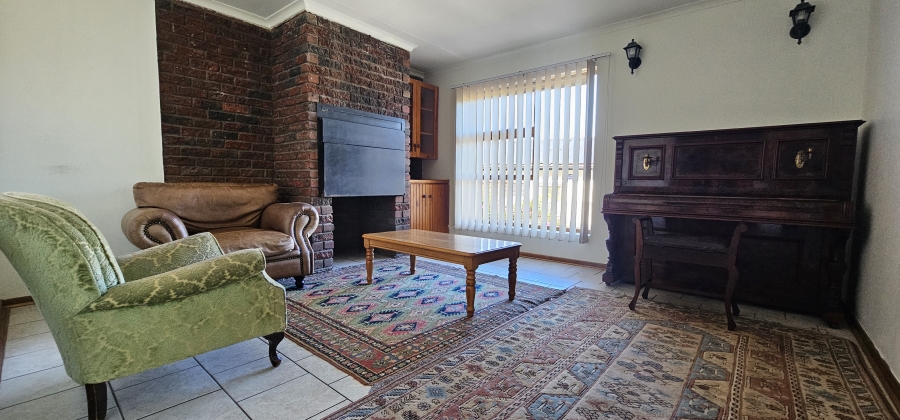 4 Bedroom Property for Sale in Middedorp Western Cape